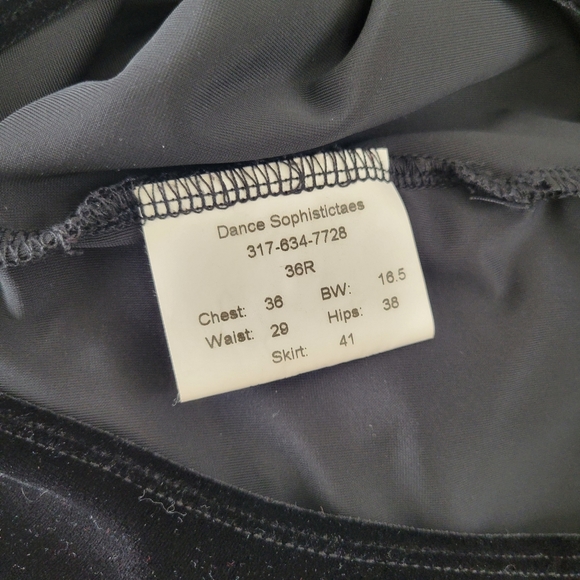 Dance Sophisticates maxy velvet dress in black. Size 36R - Picture 7 of 11